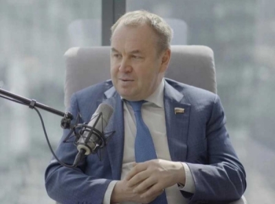 Единоросс Станислав Наумов открыто плюнул, а Госдума выдала это за политический жест